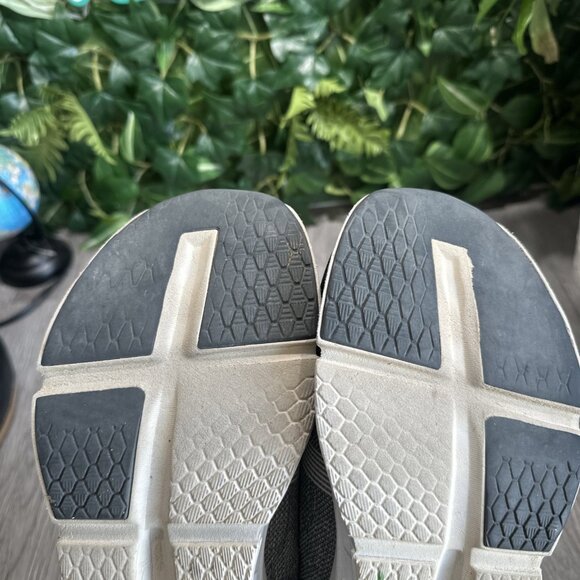 On Running CloudGo Men's Size 9.5 Running Athletic Shoes Black Gray Sneakers - Picture 11 of 11